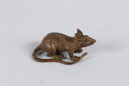 A SMALL JAPANESE BRONZE RAT 5cm high