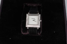 A GENTLEMAN'S 18K WHITE GOLD WRISTWATCH with leather strap. No. AJ409877, in original box.