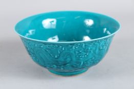 A CHINESE BLUE AND WHITE PORCELAIN RICE BOWL. Six character mark, 15cm diameter
