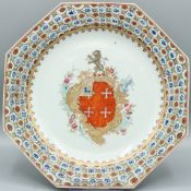 A SUPERB CHINESE EXPORT PORCELAIN PLATE decorated in the Famille Rose palette with the arms of