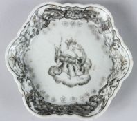A CHINESE EXPORT EN GRISAILLE DECORATED SPOON TRAY. 5ins diameter. King with Robes. Circa 1740.