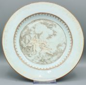 A SUPERB CHINESE EXPORT EN GRISAILLE CIRCULAR PLATE. 9ins diameter. EROTIC SCENE. Circa 1740.
