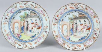 A VERY GOOD PAIR OF CHINESE EXPORT PORCELAIN PLATES. 9ins diameter. Painted with an interior scene