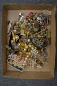 A quantity of bijouterie.