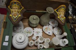 Decorative china to include a pair of majolica wall brackets.