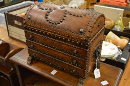 A decorative chest style jewellery box.