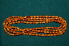 A fine amber bead necklace.