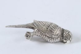 A SILVER PLATED SAPPHIRE COLLAR PARROT SCENT BOTTLE.