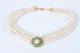 A THREE ROW PEARL, SILVER, GOLD PLATED EMERALD NECKLACE.