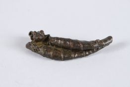 A CHINESE BRONZE LOCUST WEIGHT. 2.5ins high