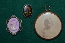 Cameo brooch and other items.