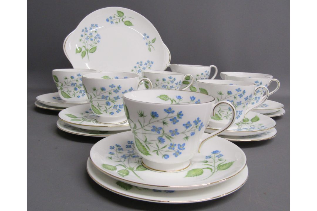 Shelley American Brooklime 14011 tea set comprising 6 teacups, saucer, sideplates, milk jug, sugar - Image 2 of 4