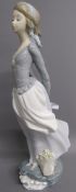 Lladro 'Sea Breeze'  4922 wind blown girl - approx. 36cm x 16cm x 9cm
