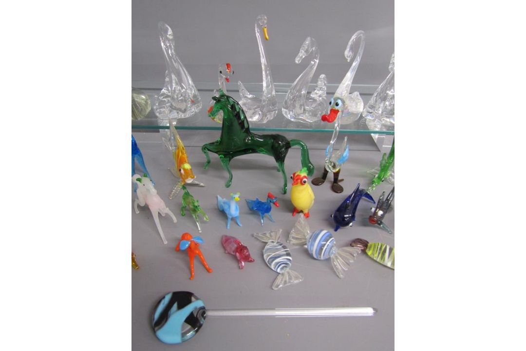 Collection of lampwork style glass animals includes swans, cockerels, horses, sweets etc - Image 4 of 7