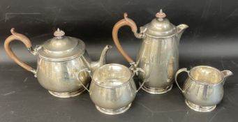 Lee & Wigfull 4 piece silver tea set - Sheffield 1931 & 1933 total weight 49 ozt