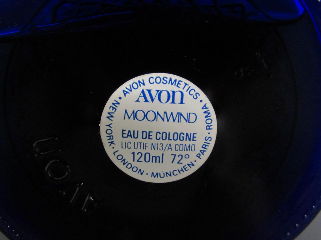 Glassware includes Tiffany style ceiling light, Murano style basket, posy bowls, also Avon - Image 7 of 7