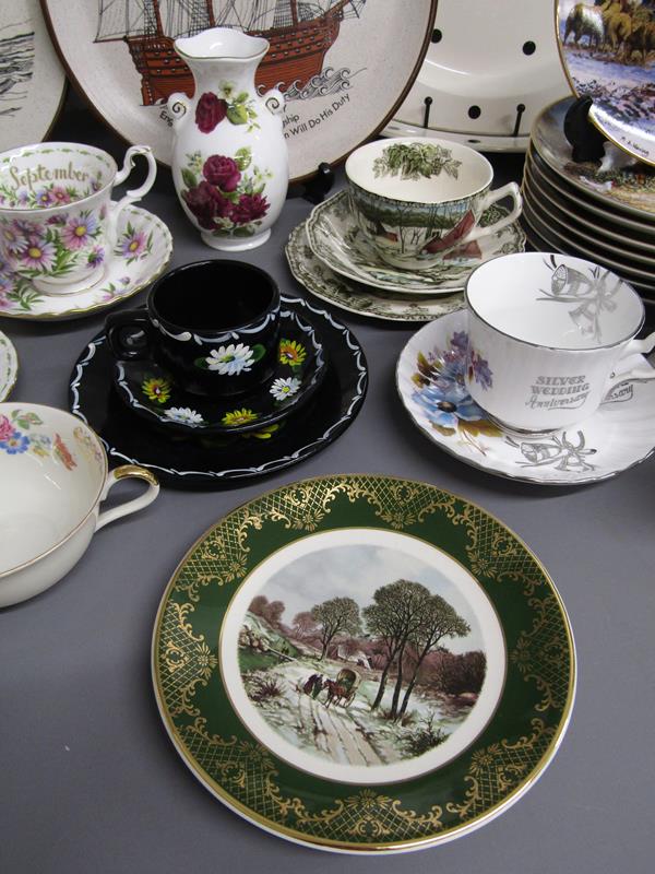 Ceramics includes - Alfred Meakin serving plates - Tunstall serving plate - 11 Danbury Mint Ford - Image 4 of 5