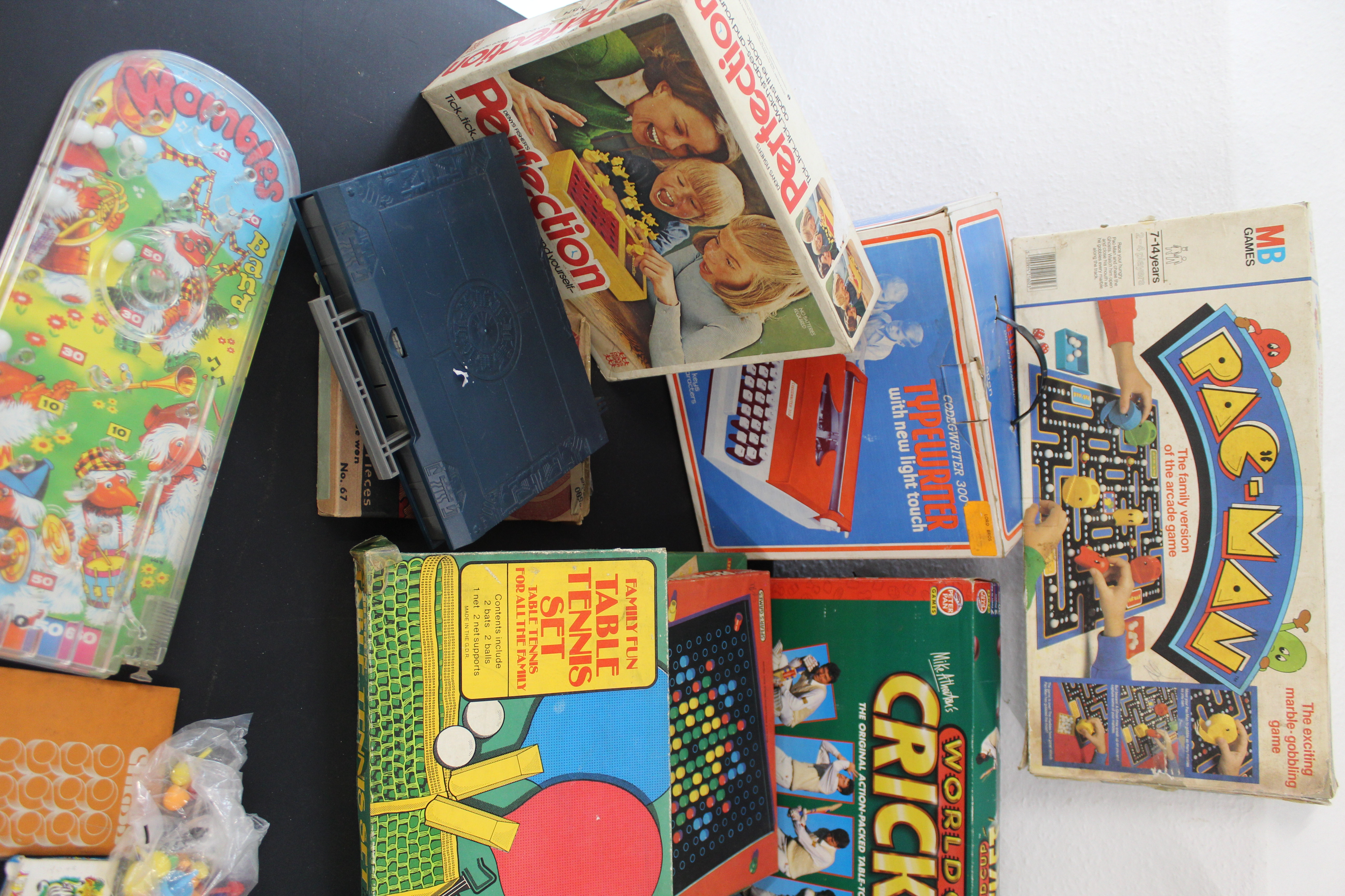 Over 30 different board games including Ker Plunk, World Cup Cricket, table tennis, typewriter, - Image 3 of 3