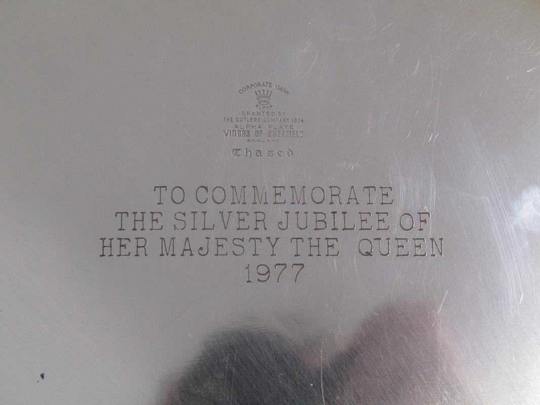 Silver plate includes large Viners tray - Viners Commemorative Jubilee tray - boy looking at frog - Image 8 of 8