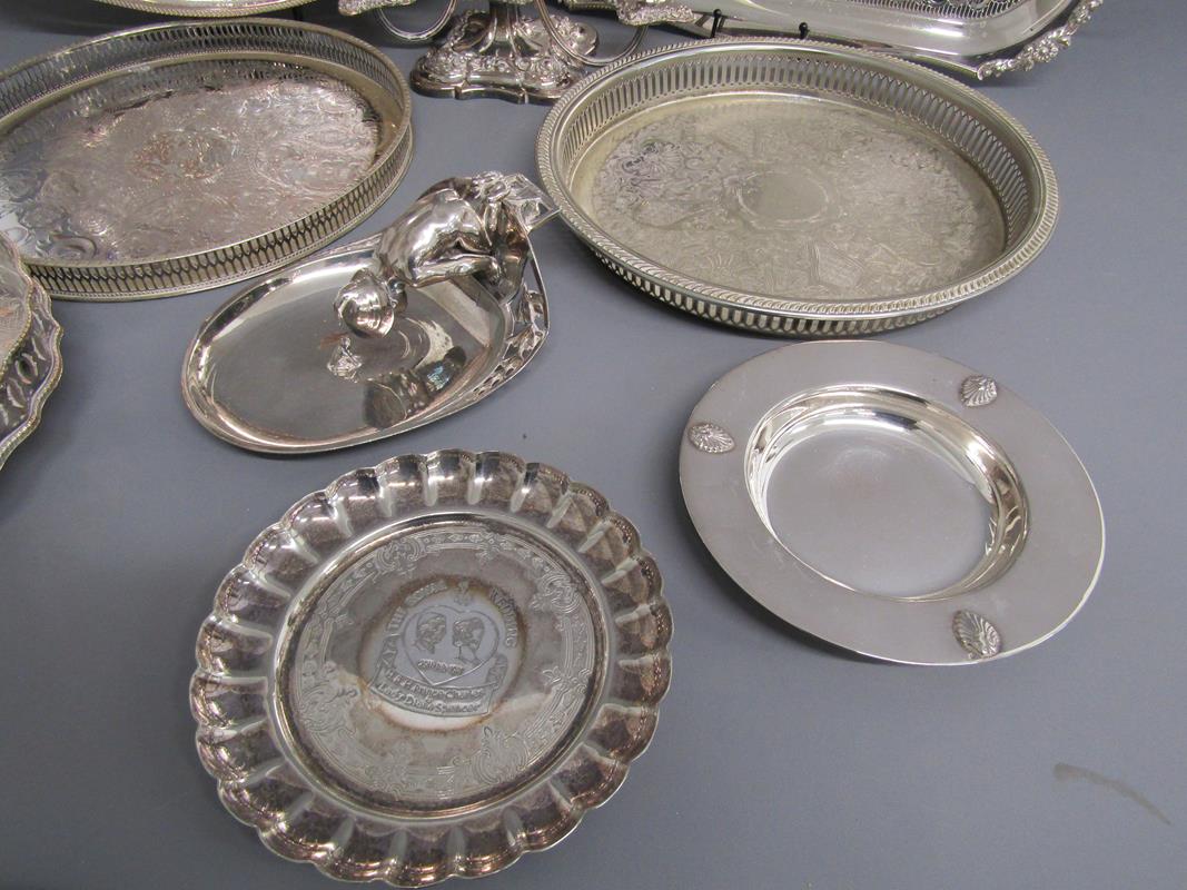 Silver plate includes large Viners tray - Viners Commemorative Jubilee tray - boy looking at frog - Image 4 of 8