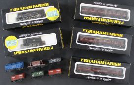 Graham Farrish N gauge model railway locomotives and carriages, 0691 Carriage, 2 x 0681 Carriage,