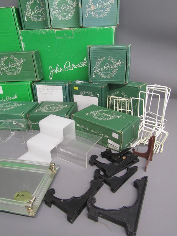 Empty Beswick boxes, display stands, display tray etc - Image 4 of 5