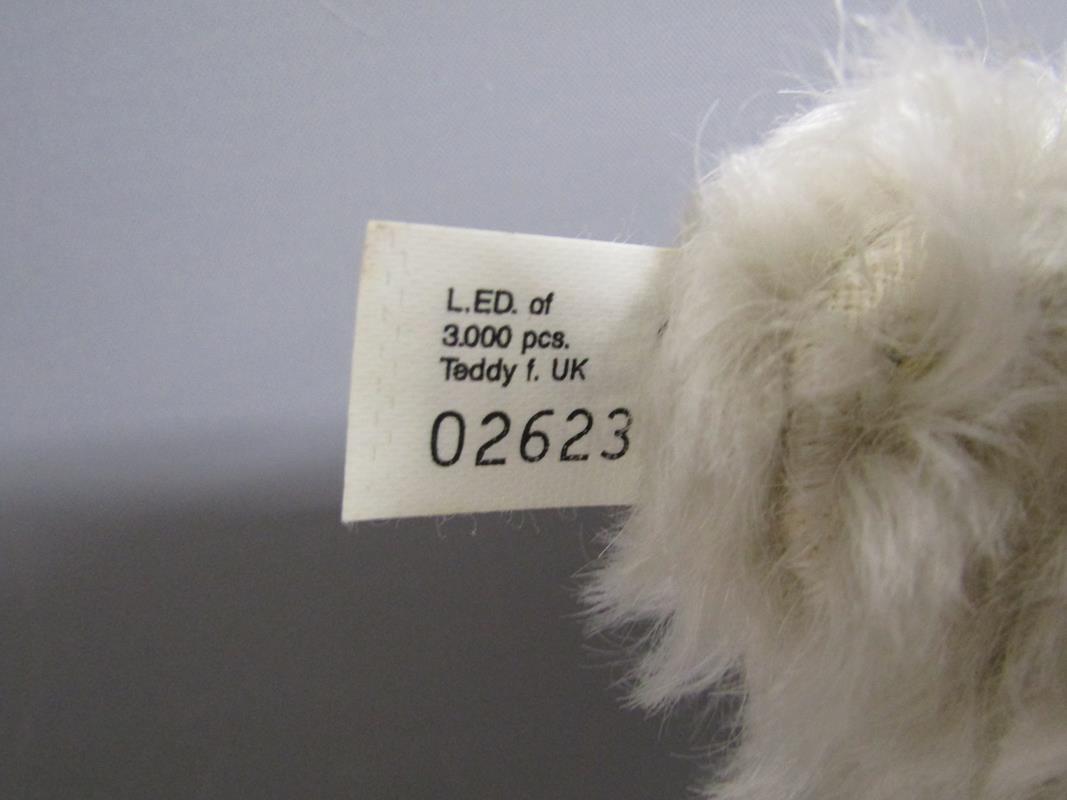 2 Limited Edition Steiff teddy bears 1912 replica 406829 02763/3000 & 1911 replica 406645 2623/3000 - Image 8 of 9