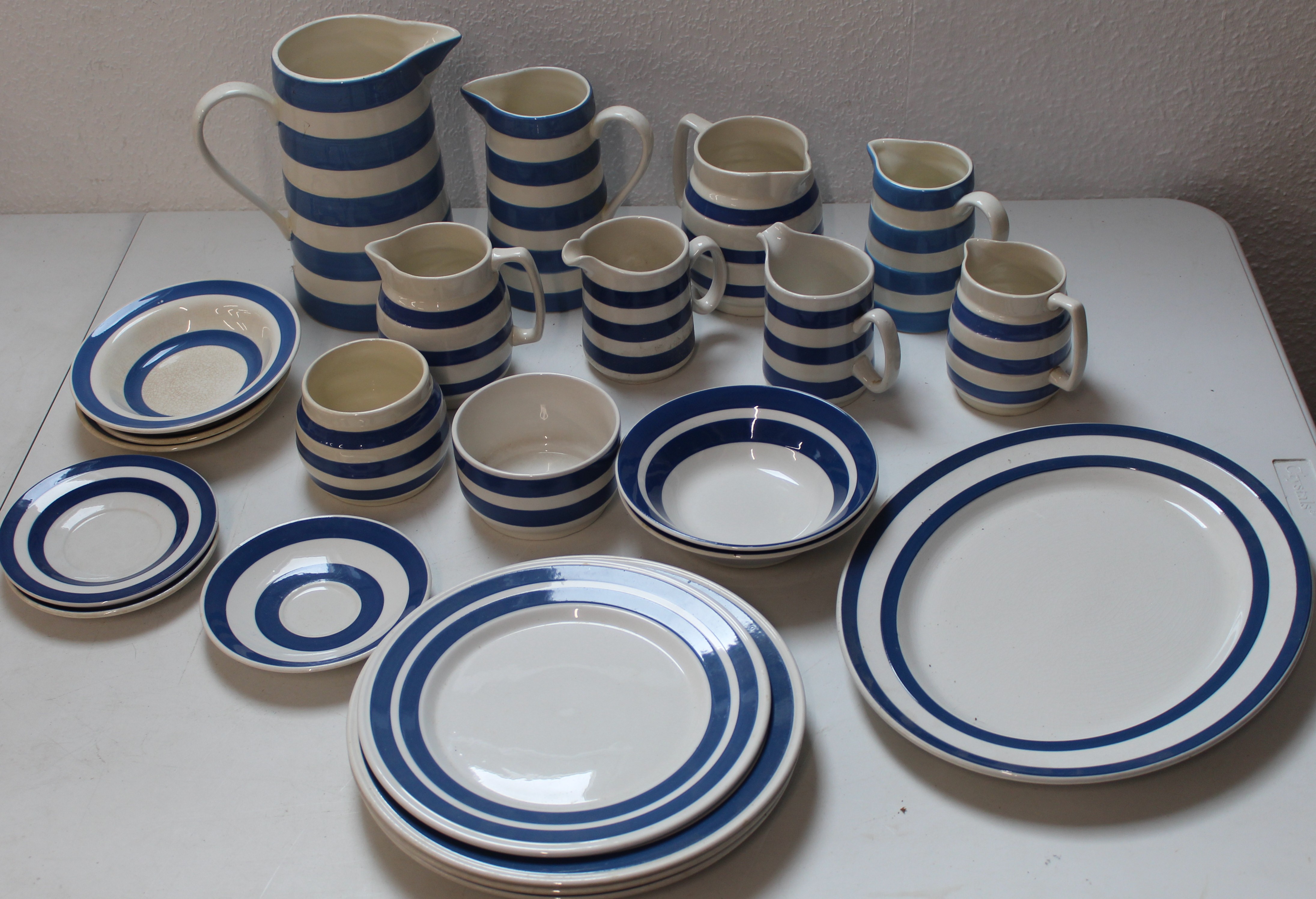 Staffordshire Ironstone Chef Ware and Corden Bleu ware, mixed jugs, plates, bowls 25 items
