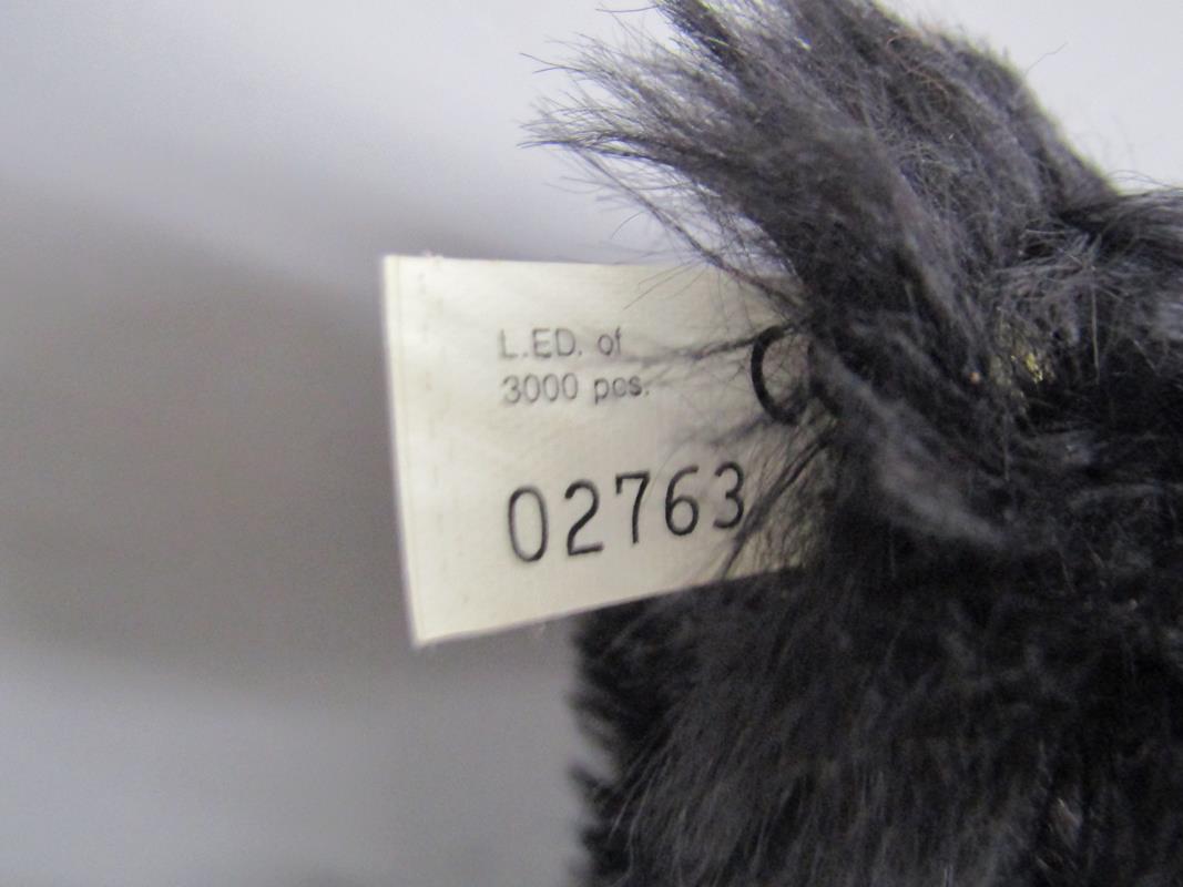 2 Limited Edition Steiff teddy bears 1912 replica 406829 02763/3000 & 1911 replica 406645 2623/3000 - Image 4 of 9