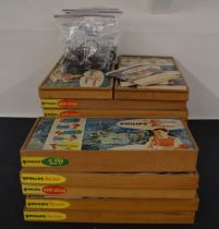 Phillips Electrical Engineer EE20 box set, and 20 Phillips Mechanical Engineer ME 1200 sets with 3