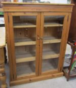Pine display cabinet Ht 120cm W 91cm D 35cm