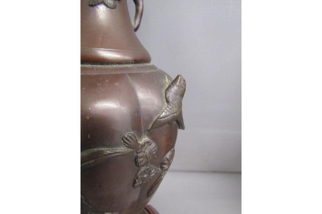 Pair Japanese Meiji period bronze vases decorated with relief decoration of birds and flowers - - Image 5 of 12