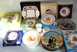 Selection of decorative plates including Spode Christmas, Mason's Chartreuse, Royal Albert