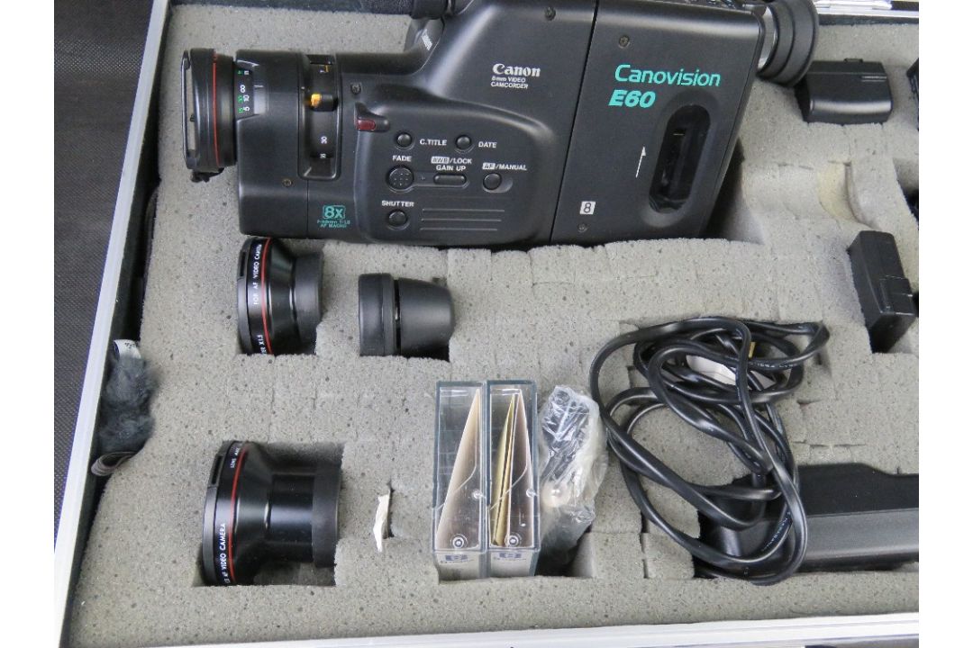 A Canon 8mm Video Camcorder with accessories in flight case. - Image 5 of 6