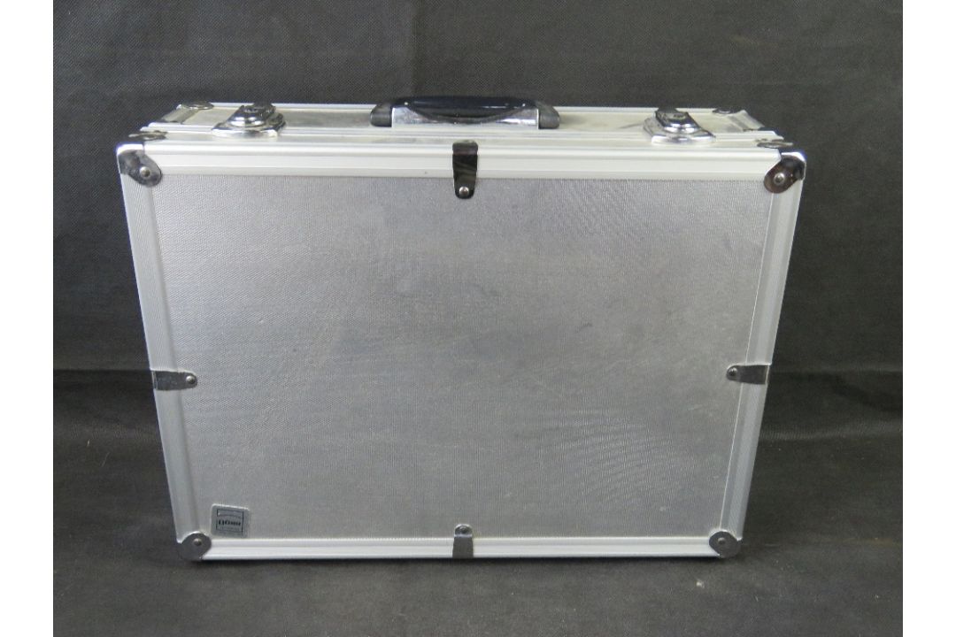 A Canon 8mm Video Camcorder with accessories in flight case. - Image 4 of 6