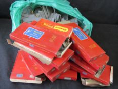 A quantity of Triang Minic scale model road, some boxed.