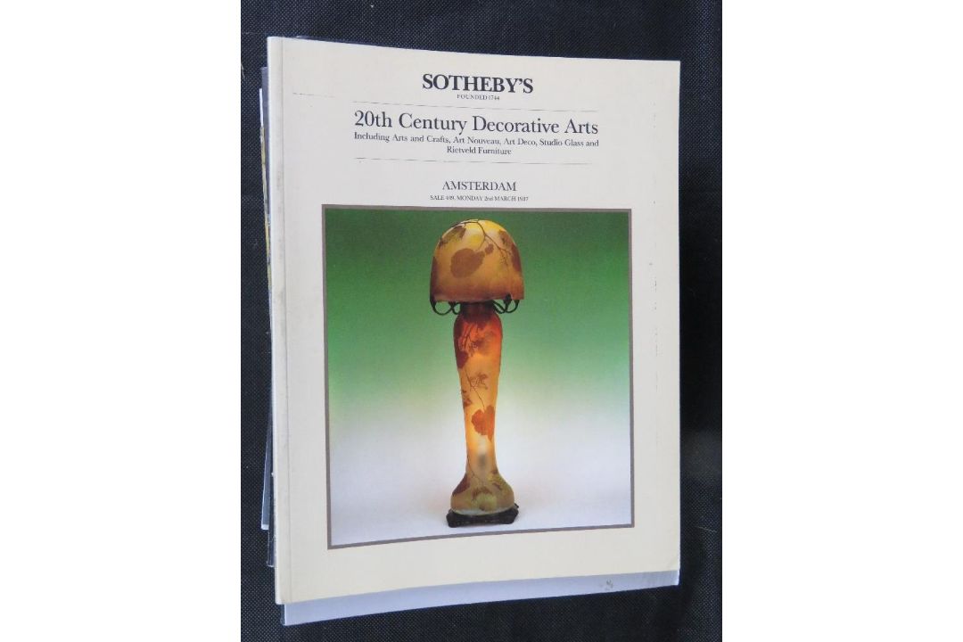 A quantity of fine antiques catalogues i - Image 2 of 6