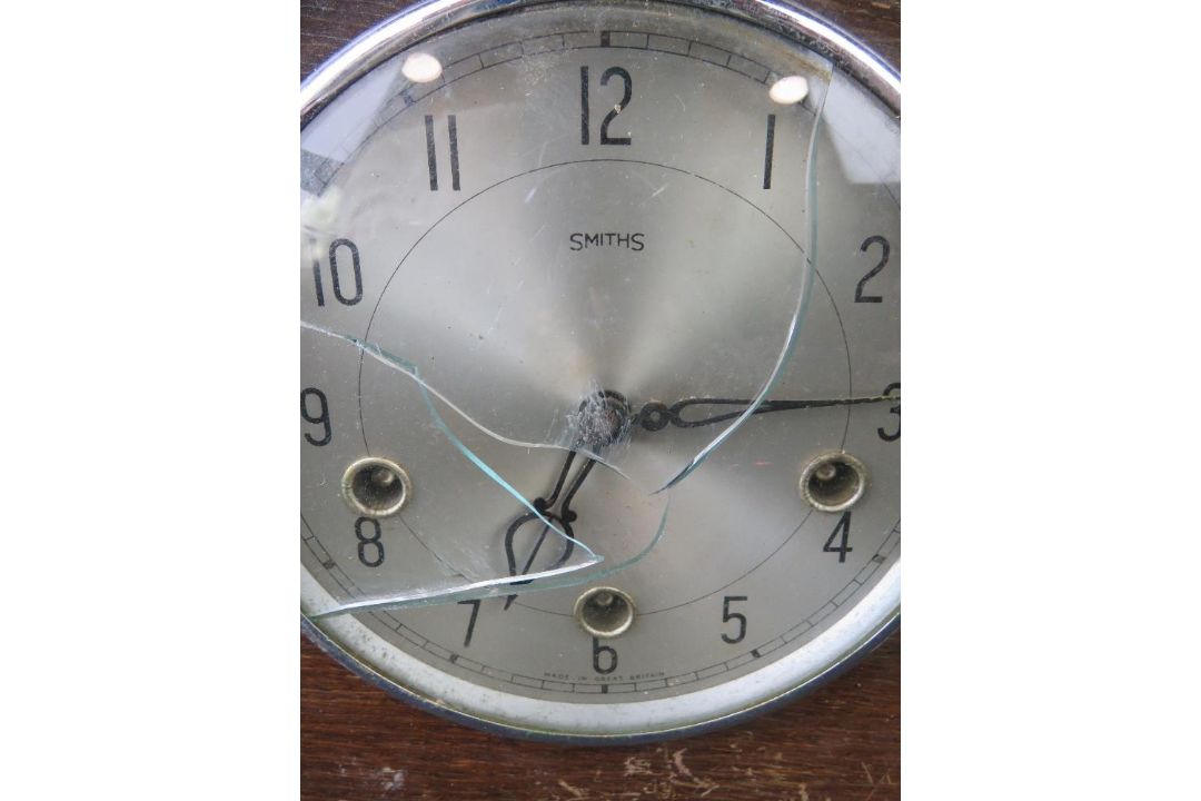 A quantity of clocks, a/f. - Image 6 of 6
