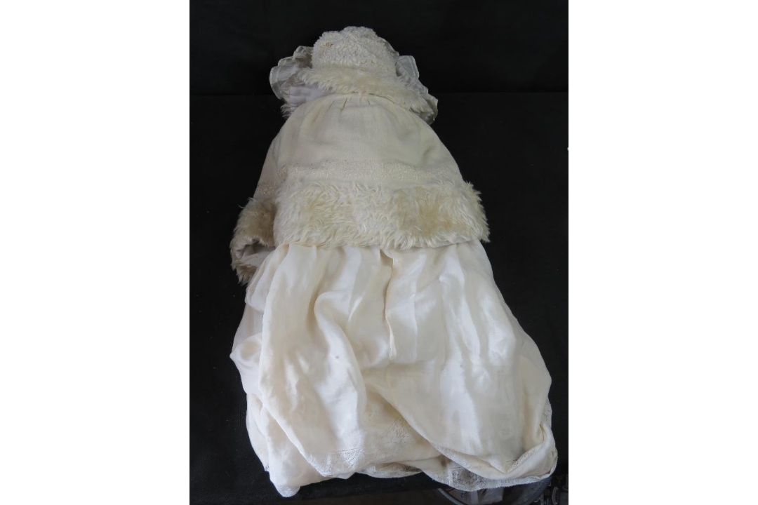 An Armand Marseilles bisque head baby doll, 3418, cloth body, sleepy eyes and closed mouth. - Image 5 of 9
