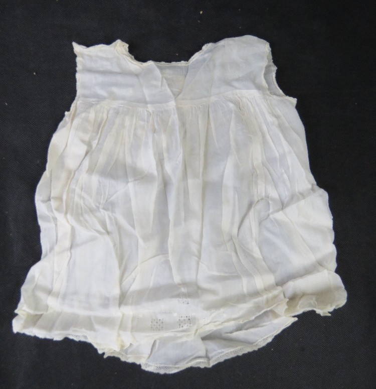 A quantity of vintage and antique clothes, mostly baby or small child, - Image 12 of 18