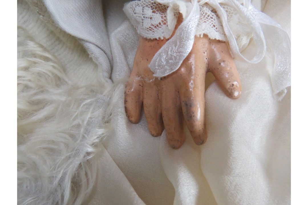 An Armand Marseilles bisque head baby doll, 3418, cloth body, sleepy eyes and closed mouth. - Image 4 of 9