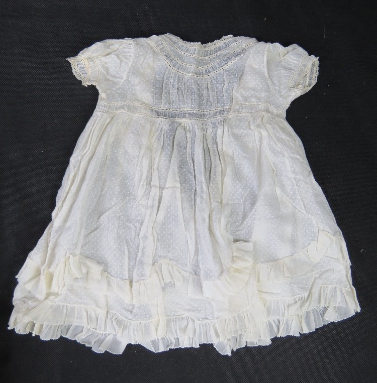 A quantity of vintage and antique clothes, mostly baby or small child, - Image 6 of 18
