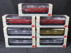 A quantity of 1:76 scale model London Tube carriages by EFE (Exclusive First Editions), 7 items.