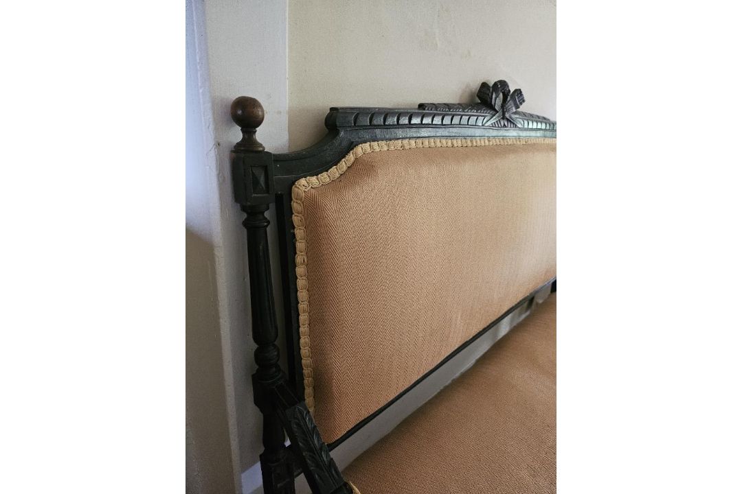 An antique French style salon couch, circa 1880, reupholstered in the traditional manner, - Image 3 of 9