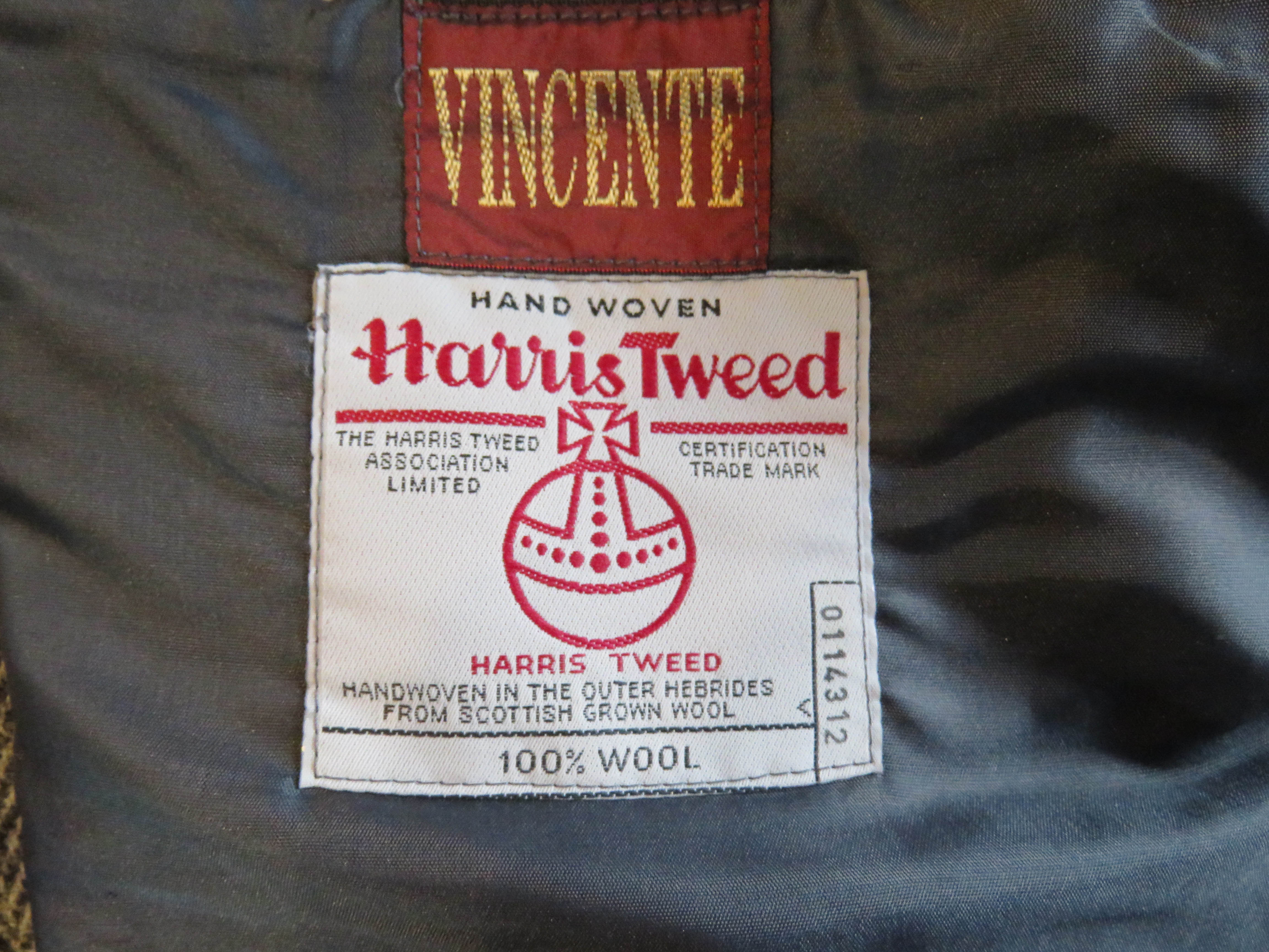 A mens Harris tweed wool suit jacket size 44. - Image 3 of 4