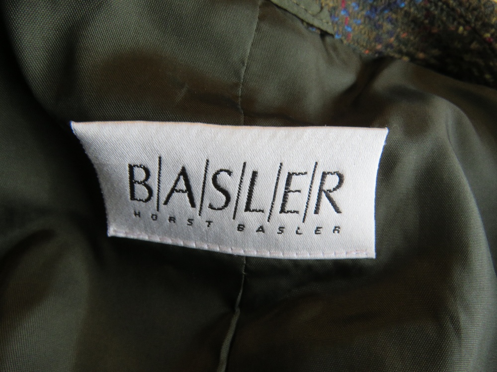 A Basler 100% new wool ladies jacket, size GB 12. - Image 4 of 5