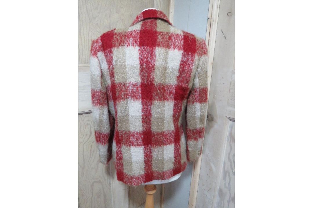 A Basler 61% mohair 32% virgin wool ladies jacket, size GB14. - Image 2 of 5