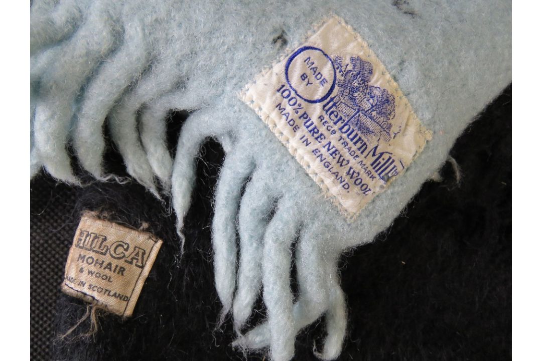 A quantity of assorted throws including two crochet examples. - Image 2 of 2