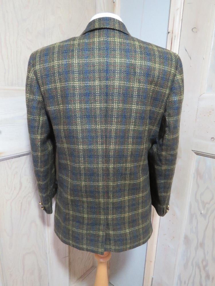 A Basler 100% new wool ladies jacket, size GB 12. - Image 2 of 5