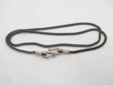 A 925 silver chain.